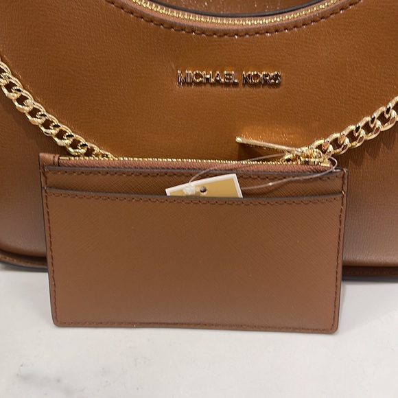 MICHAEL KORS
Jet Set Travel Medium Top Zip Leather Card Case Wallet 
Luggage
NWT - Picture 4 of 16